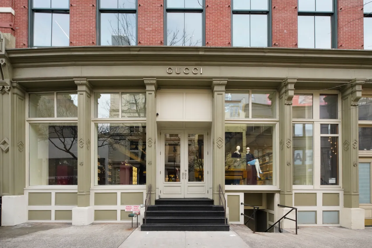 Debi naju Sabato de Sarna u njujor&scaron;kom butiku