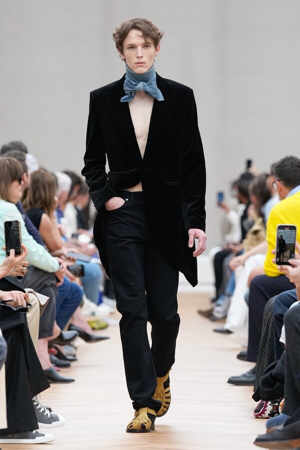 Jonathan Anderson Za Dior7