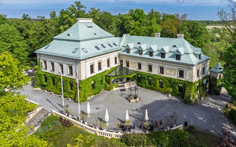 Manorhouse Palača Drowąż&oacute;w