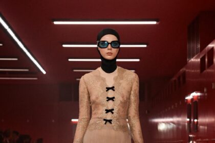 Najnovija Valentino revija Igra s intimnošću