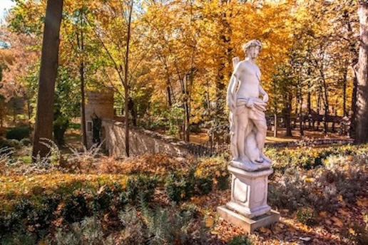 Relikti pro&scaron;losti u parku Manor House Spa