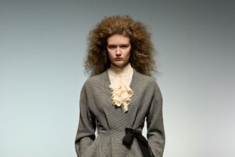 Alberta Ferretti Jesen–zima 2026–2027 1