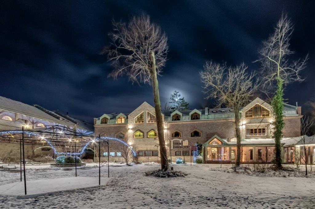 Manor House Termy Zamkowe Noću